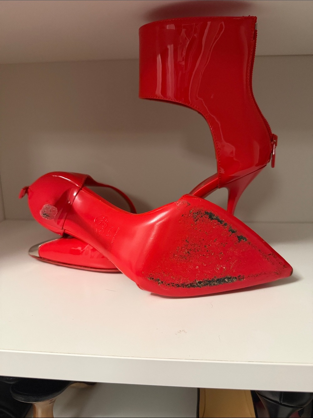 Alexander McQueen Red Patent Pointed-Toe Stiletto Heels with Ankle Cuff - Picture 2 of 3